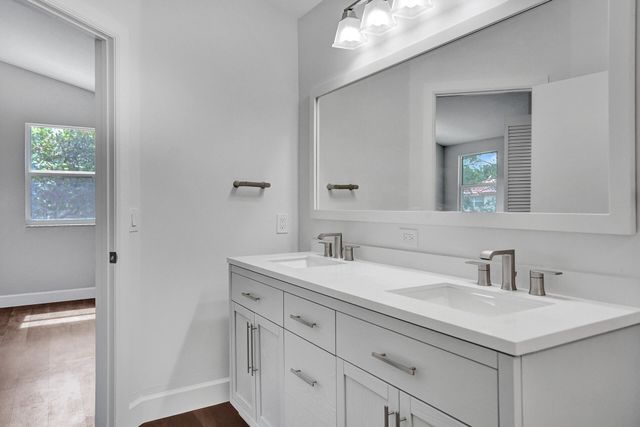 9821 NW 5th Place, Plantation, FL 33324