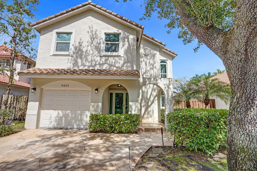 9821 NW 5th Place, Plantation, FL 33324