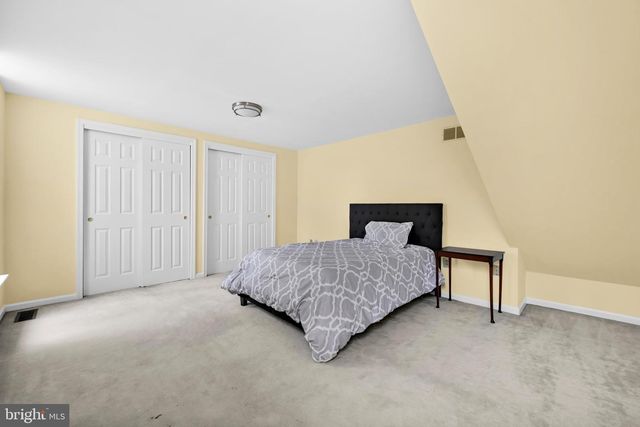 301 FOX RUN, Exton, PA 19341