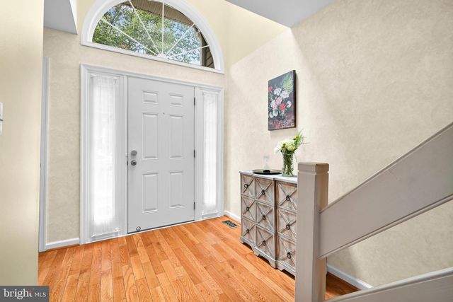 301 FOX RUN, Exton, PA 19341