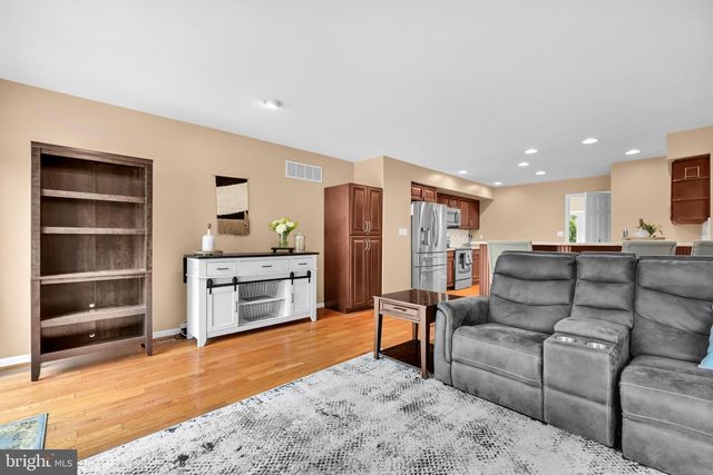 301 FOX RUN, Exton, PA 19341
