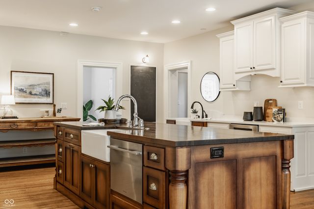 4330 Central Avenue, Indianapolis, IN 46205