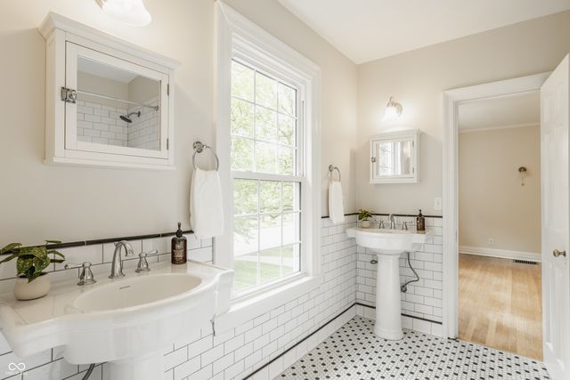 4330 Central Avenue, Indianapolis, IN 46205