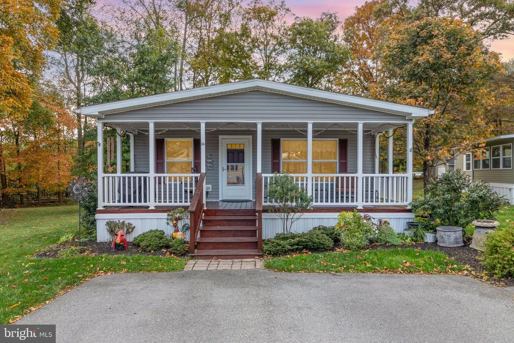 34 RAINBOW CIR, Elizabethtown, PA 17022