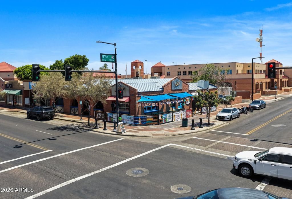 5723 W GLENDALE Avenue, Glendale, AZ 85301 — exterior