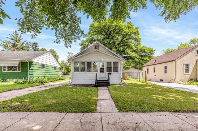 1513 11th Street N, Fargo, ND 58102
