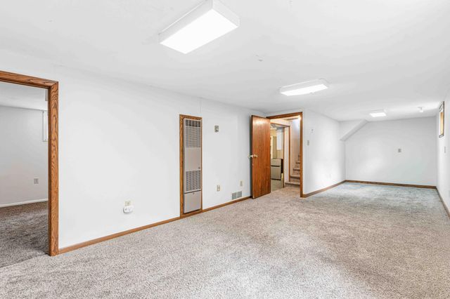 1513 11th Street N, Fargo, ND 58102