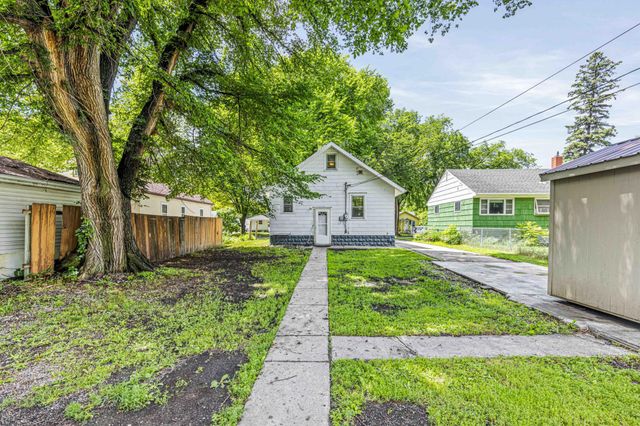 1513 11th Street N, Fargo, ND 58102