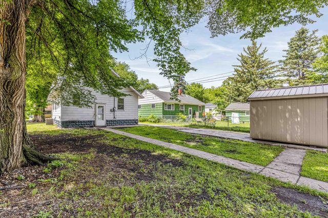 1513 11th Street N, Fargo, ND 58102