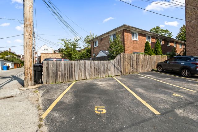 4876 N HERMITAGE Avenue 102, Chicago, IL 60640