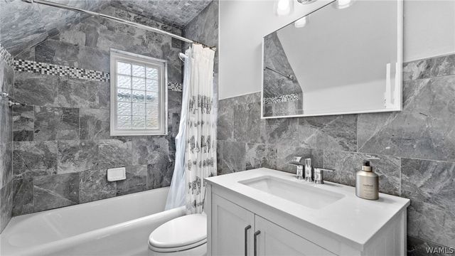 1021 Myrtlewood, Tuscaloosa, AL 35401