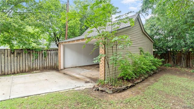 1021 Myrtlewood, Tuscaloosa, AL 35401