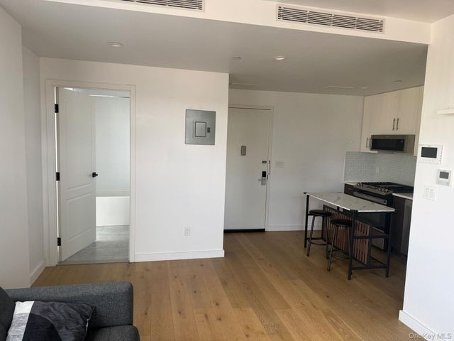 97-29 64TH RD 6G, Rego Park, NY 11374