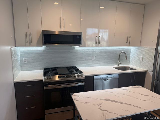 97-29 64TH RD 6G, Rego Park, NY 11374