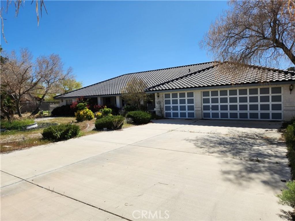 19345 Oneida Road, Apple Valley, CA 92307