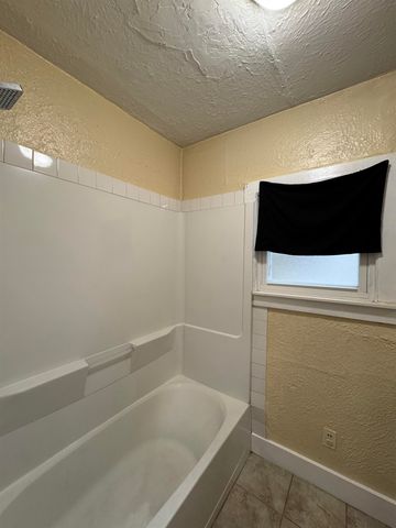 2957 Mackin Road, Flint, MI 48504