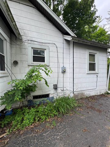 2957 Mackin Road, Flint, MI 48504