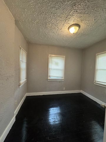 2957 Mackin Road, Flint, MI 48504