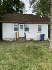 2957 Mackin Road, Flint, MI 48504