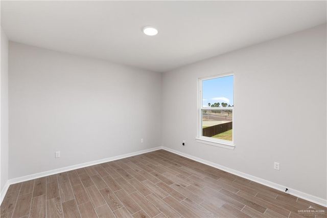 1417 E Silos Avenue, Edinburg, TX 78542