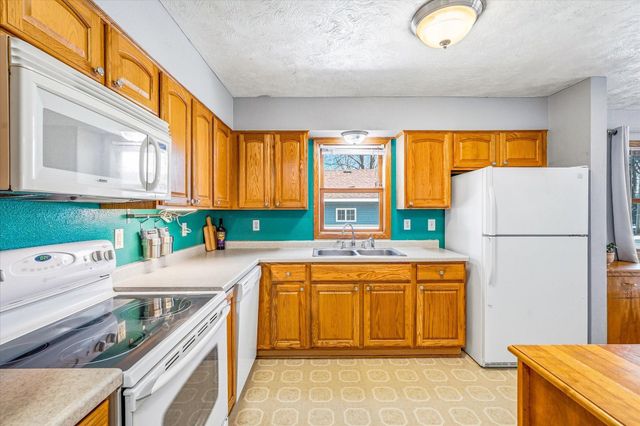 620 2nd Street SE, Forest Lake, MN 55025