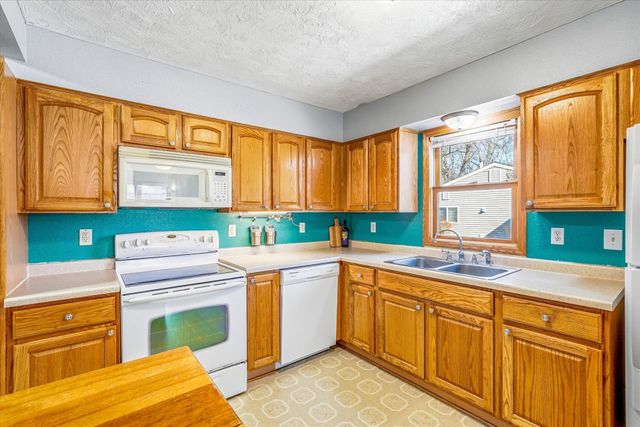 620 2nd Street SE, Forest Lake, MN 55025