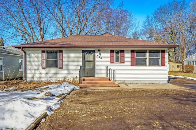 620 2nd Street SE, Forest Lake, MN 55025