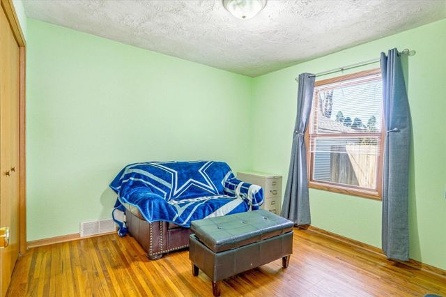 620 2nd Street SE, Forest Lake, MN 55025