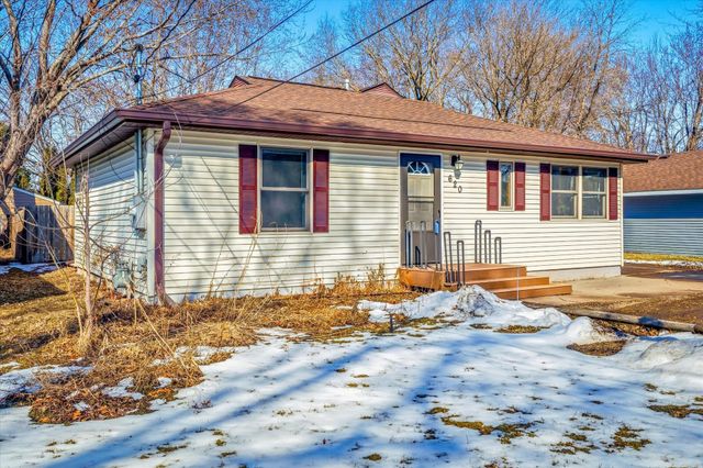 620 2nd Street SE, Forest Lake, MN 55025