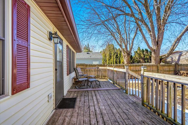 620 2nd Street SE, Forest Lake, MN 55025