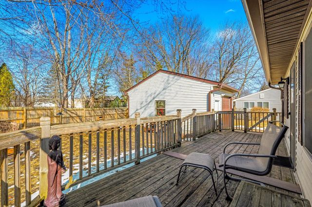 620 2nd Street SE, Forest Lake, MN 55025