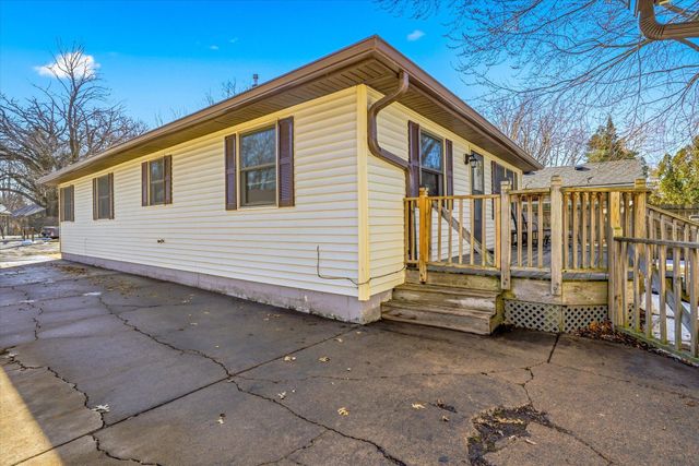 620 2nd Street SE, Forest Lake, MN 55025