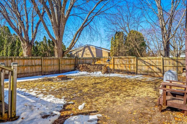 620 2nd Street SE, Forest Lake, MN 55025