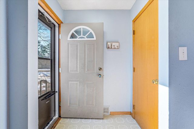 620 2nd Street SE, Forest Lake, MN 55025