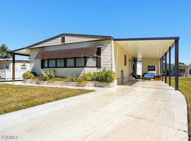 16209 Asheboro CT, Fort Myers, FL 33908