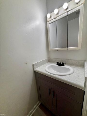 4605 Hardy Ct Apt B, Suffolk, VA 23435