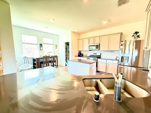 1601 Lake Grove Drive, Little Elm, TX 75068