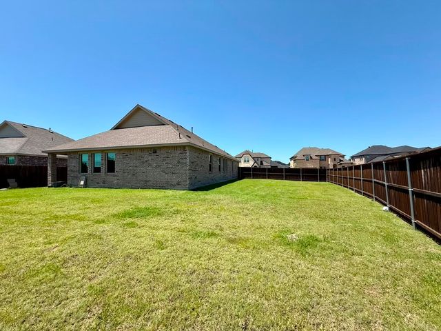 1601 Lake Grove Drive, Little Elm, TX 75068