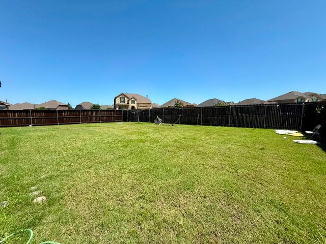 1601 Lake Grove Drive, Little Elm, TX 75068