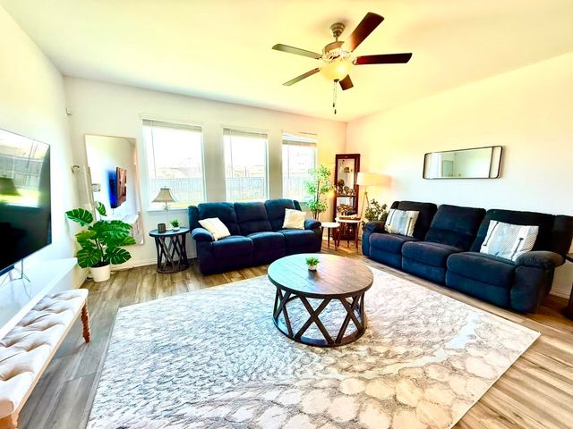 1601 Lake Grove Drive, Little Elm, TX 75068