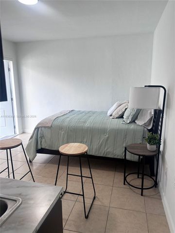 1265 SW 6th St 12, Miami, FL 33135