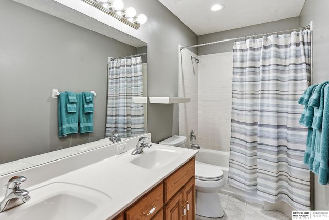 5118 N 137th Avenue, Omaha, NE 68164