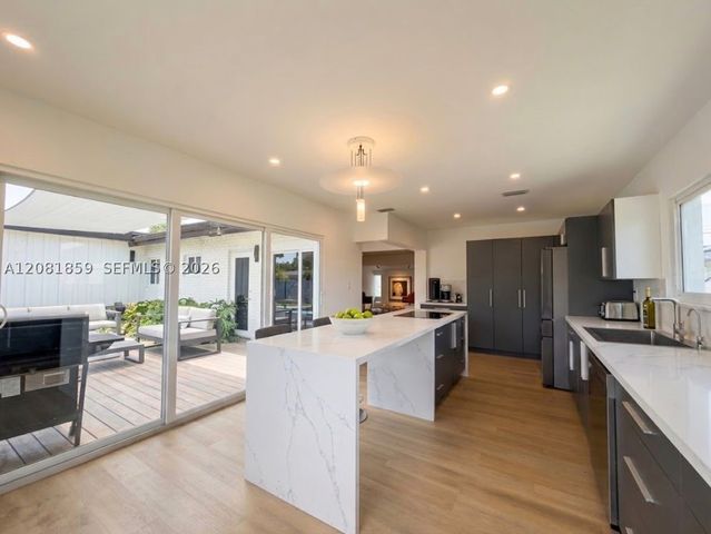 1720 SW 23rd Ave, Fort Lauderdale, FL 33312