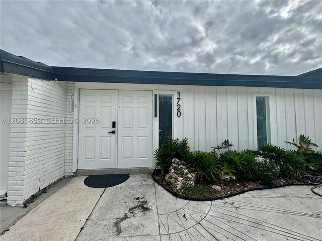 1720 SW 23rd Ave, Fort Lauderdale, FL 33312