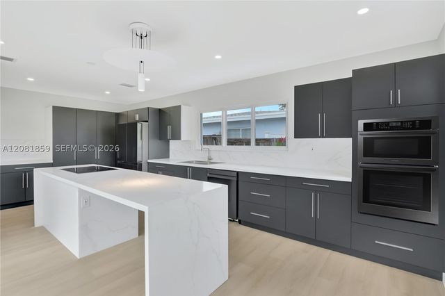 1720 SW 23rd Ave, Fort Lauderdale, FL 33312