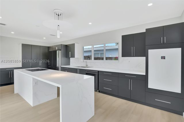 1720 SW 23rd Ave, Fort Lauderdale, FL 33312