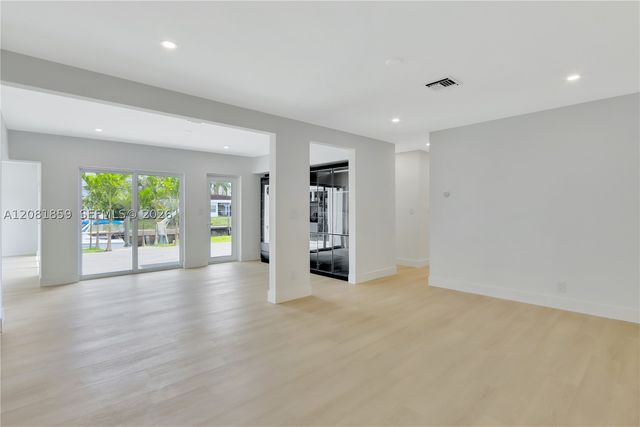 1720 SW 23rd Ave, Fort Lauderdale, FL 33312