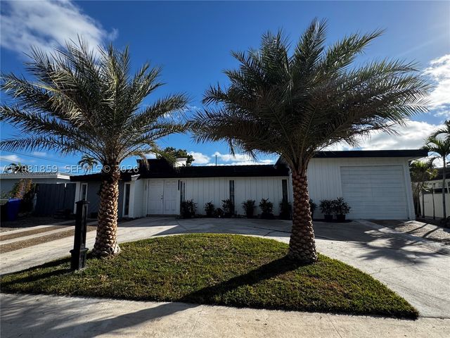 1720 SW 23rd Ave, Fort Lauderdale, FL 33312