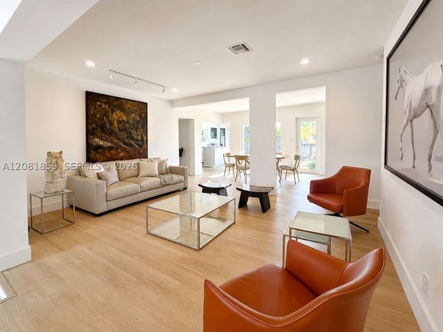 1720 SW 23rd Ave, Fort Lauderdale, FL 33312