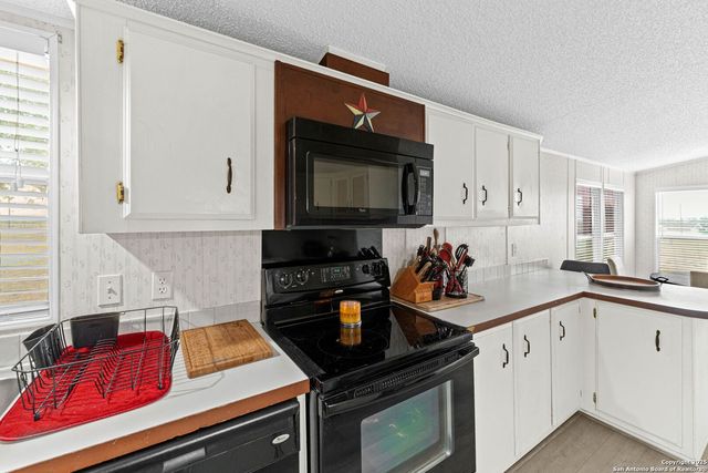2586 Sandy Elm Rd, La Vernia, TX 78121